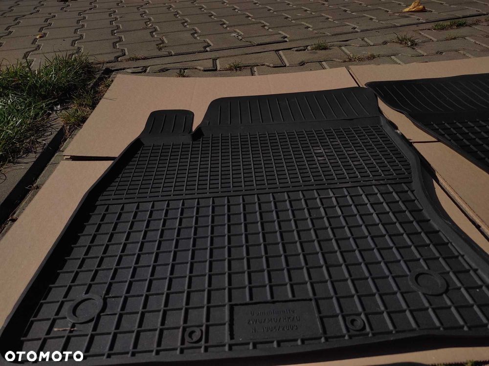 VW PASSAT B8 PRZEDNIE NOWE Dywaniki gumowe dopasowane korytka KORYTKO - 2