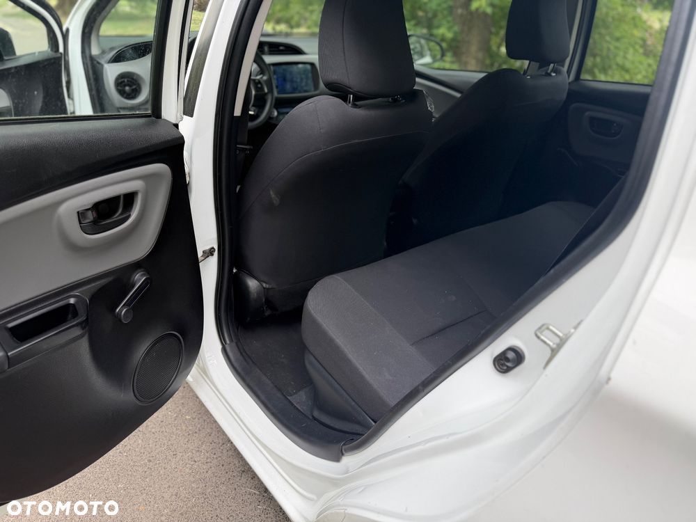 Toyota Yaris Hybrid 100 Premium - 17