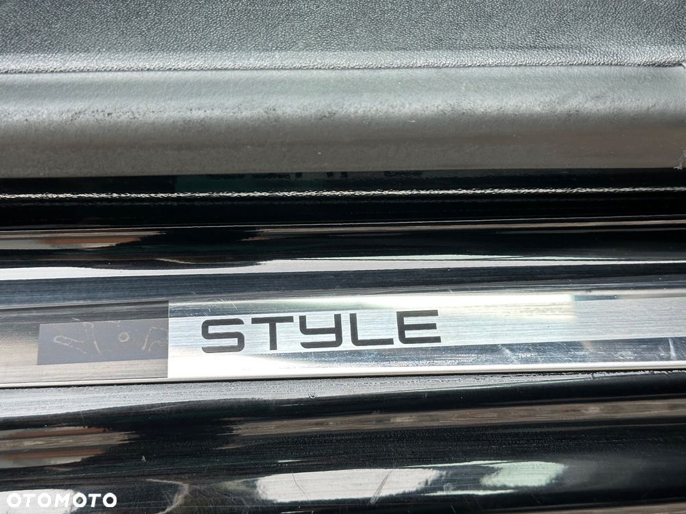 Peugeot 208 1.2 PureTech Style - 5