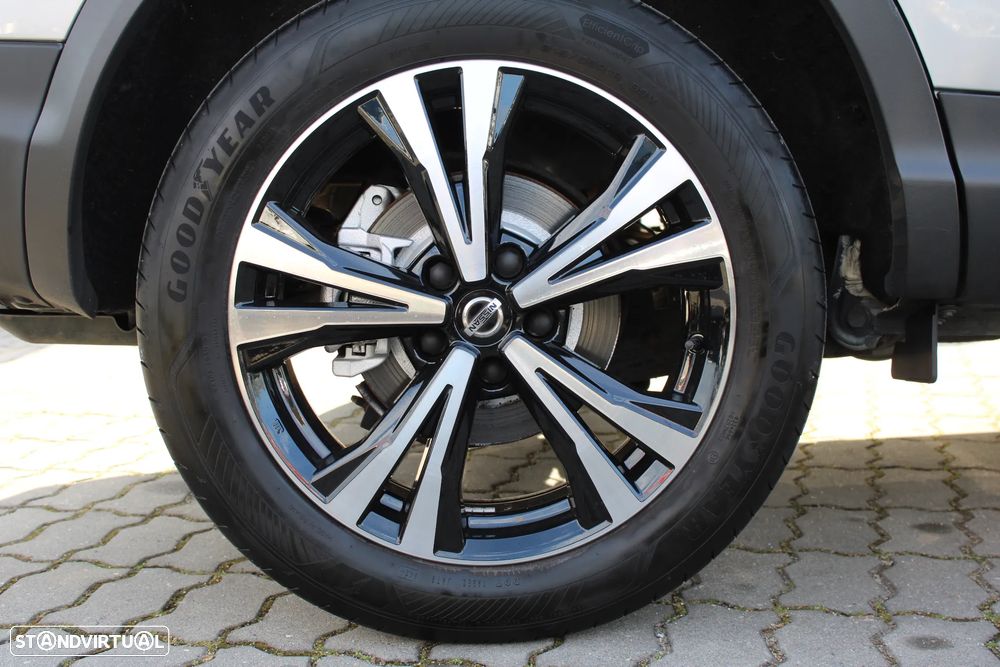 Nissan Qashqai 1.5 dCi N-Connecta J18 - 9