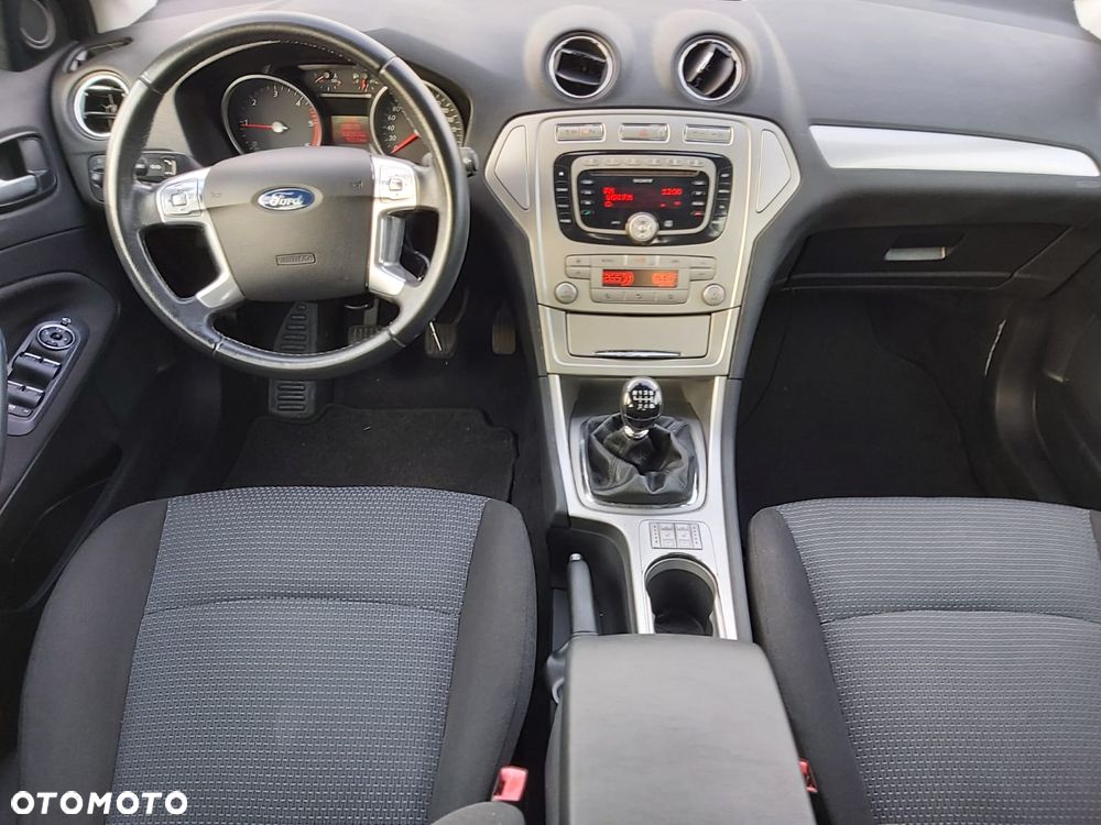 Ford Mondeo 1.8 TDCi Trend - 36