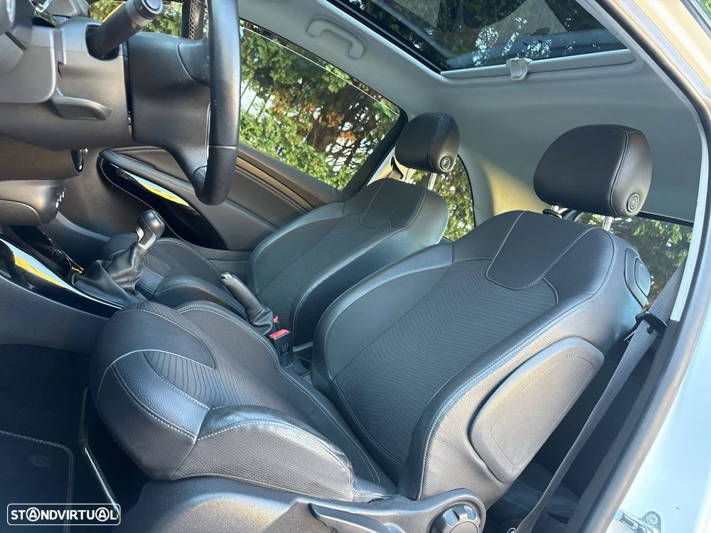 Opel Adam 1.2 Glam - 14