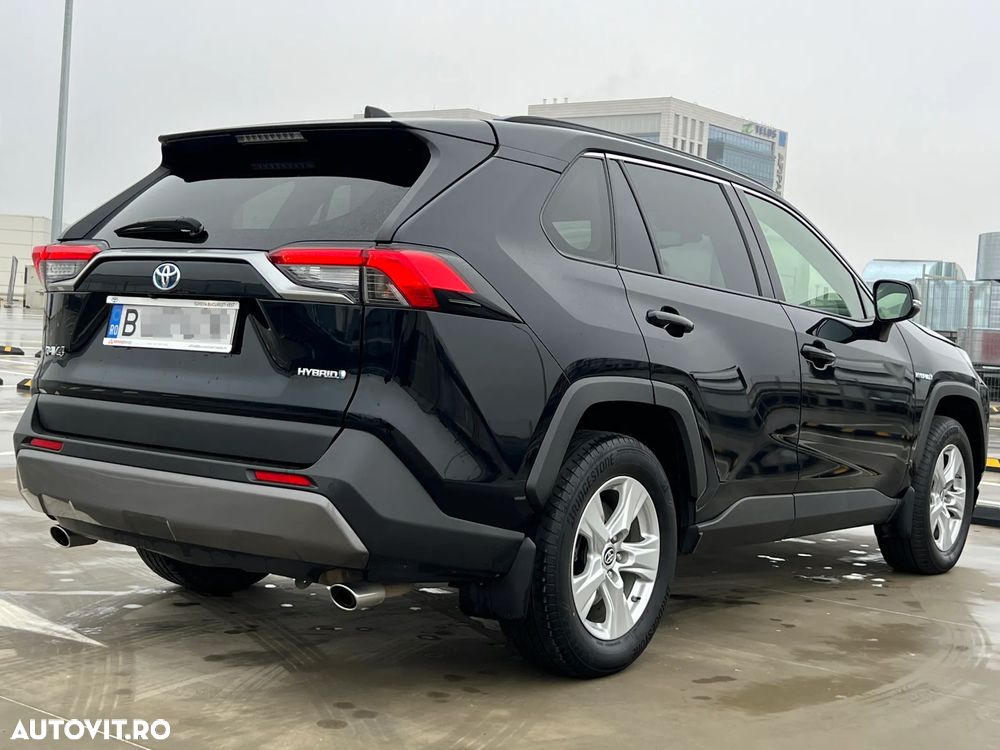 Toyota RAV4 - 6
