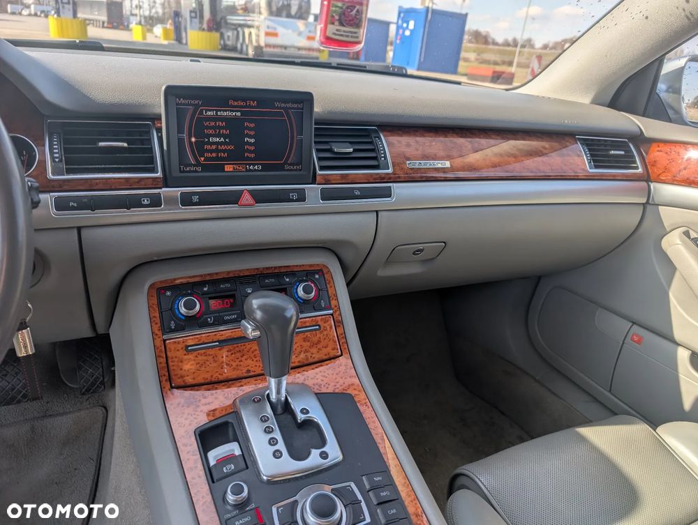 Audi A8 4.2 FSI L Quattro - 12