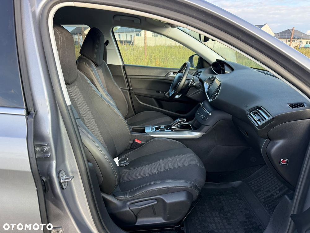Peugeot 308 BlueHDi 130 EAT8 Black Edition - 18