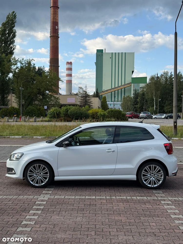 Volkswagen Polo - 2