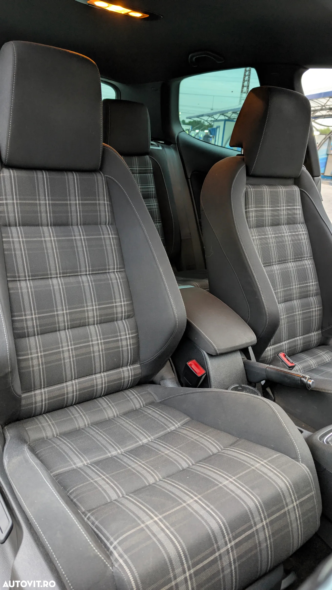Volkswagen Golf 2.0 DPF GTD - 9