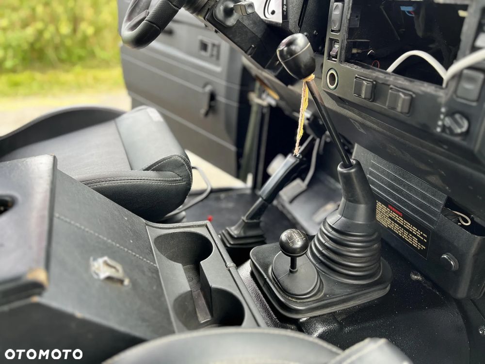 Land Rover Defender 2.5 TDI - 14