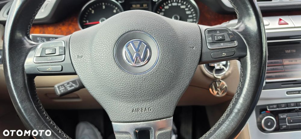 Volkswagen Passat 2.0 TDI Comfortline R-Style DSG - 38
