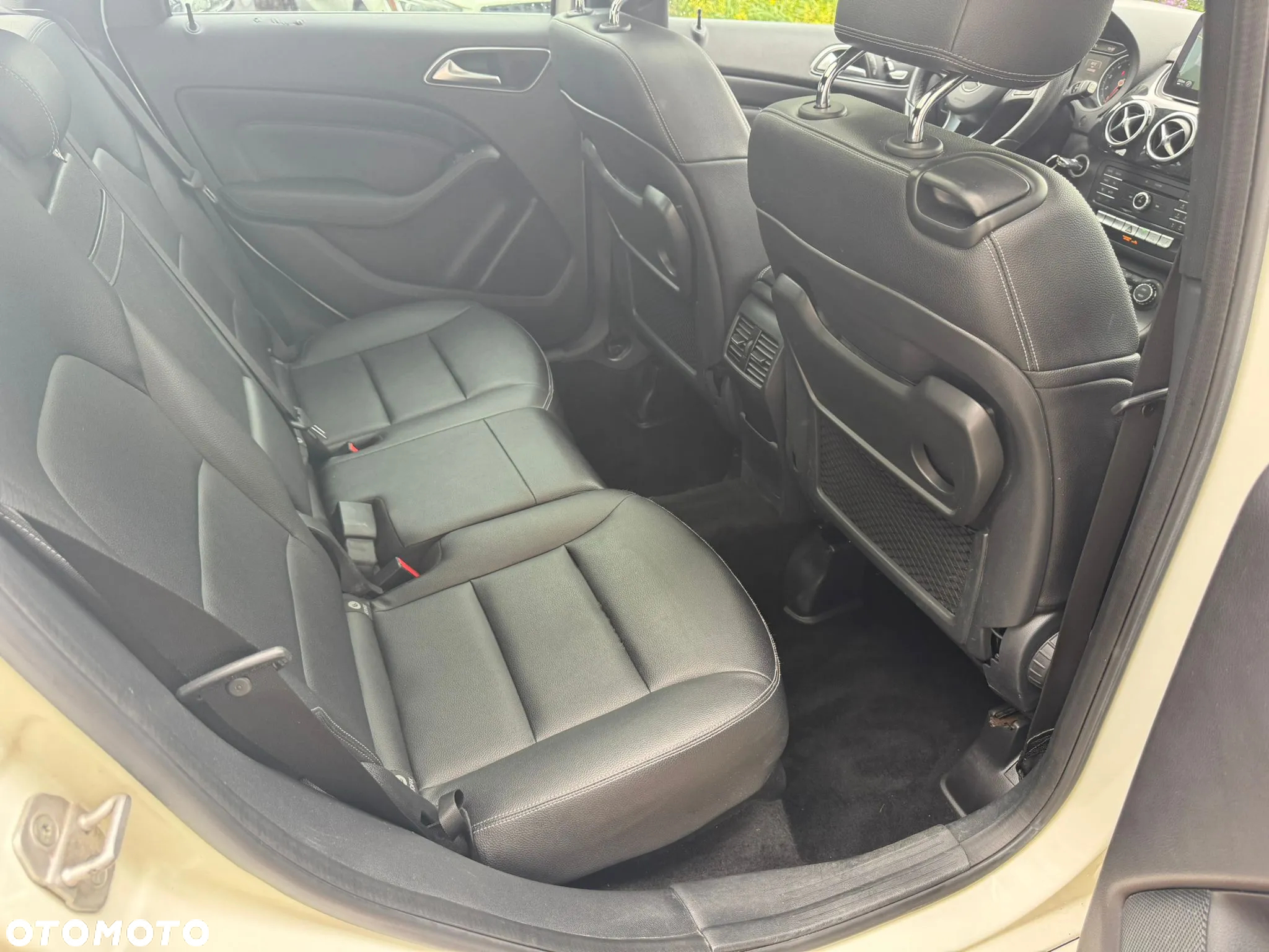 Mercedes-Benz Klasa B 250 4Matic 7G-DCT UrbanStyle Edition - 17
