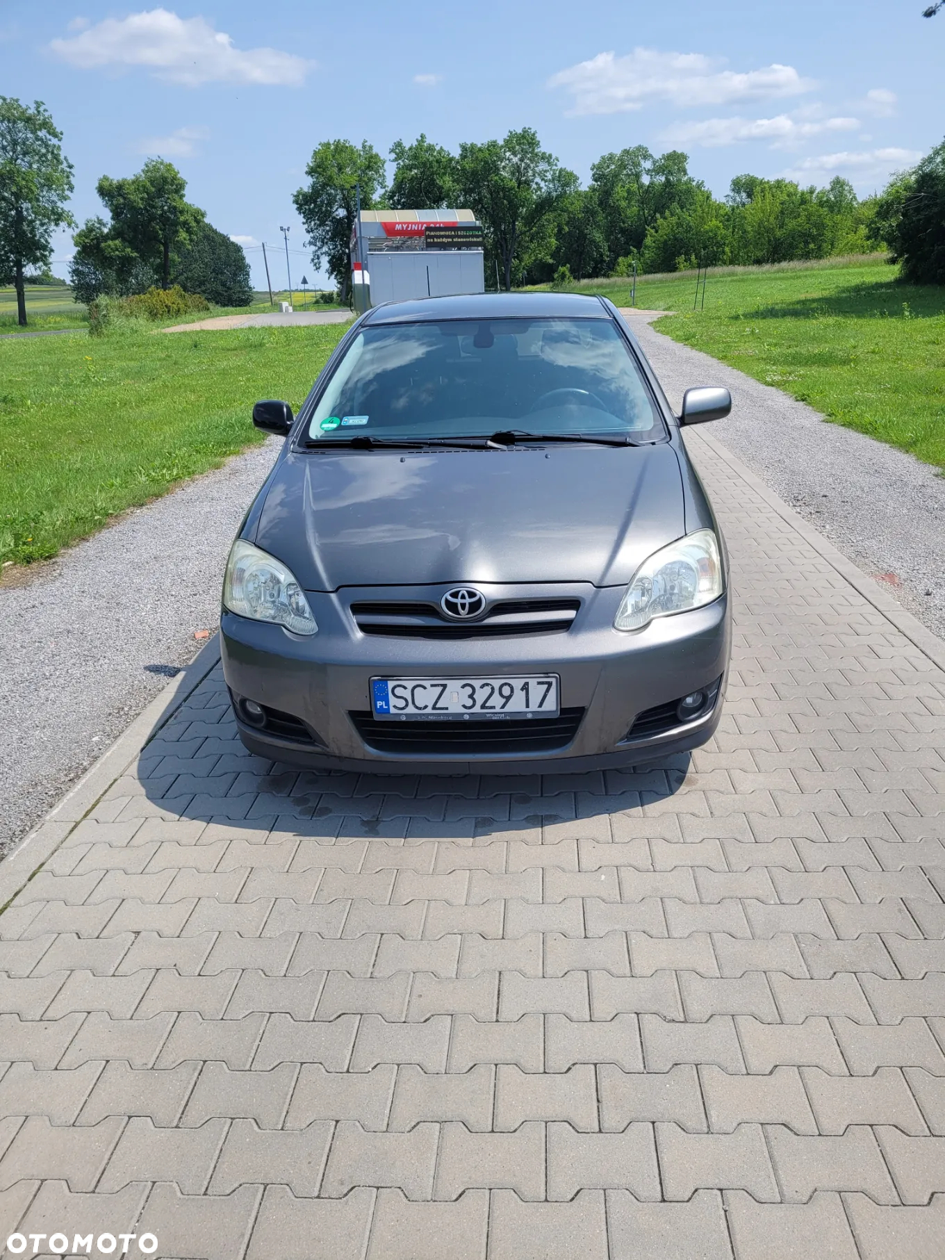 Toyota Corolla - 12