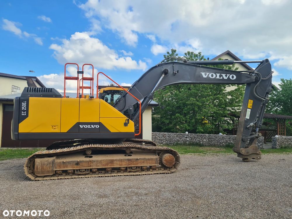 Volvo EC 250 EL - 5