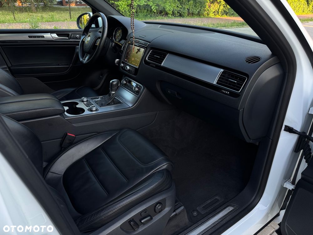 Volkswagen Touareg 3.0 V6 TDI BMT Perfectline R-Style - 22
