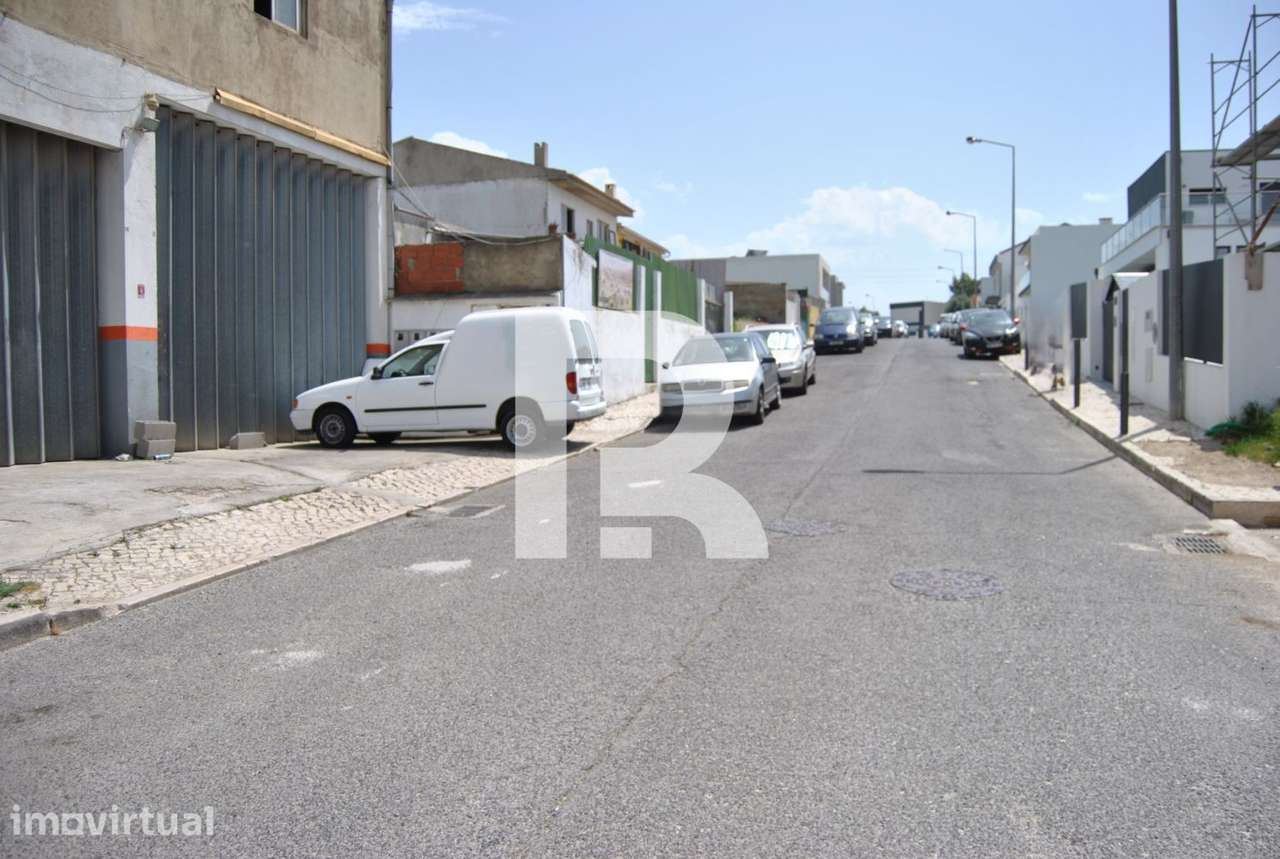 Terreno Urbano com Armazém na Abóboda - Grande imagem: 3/16
