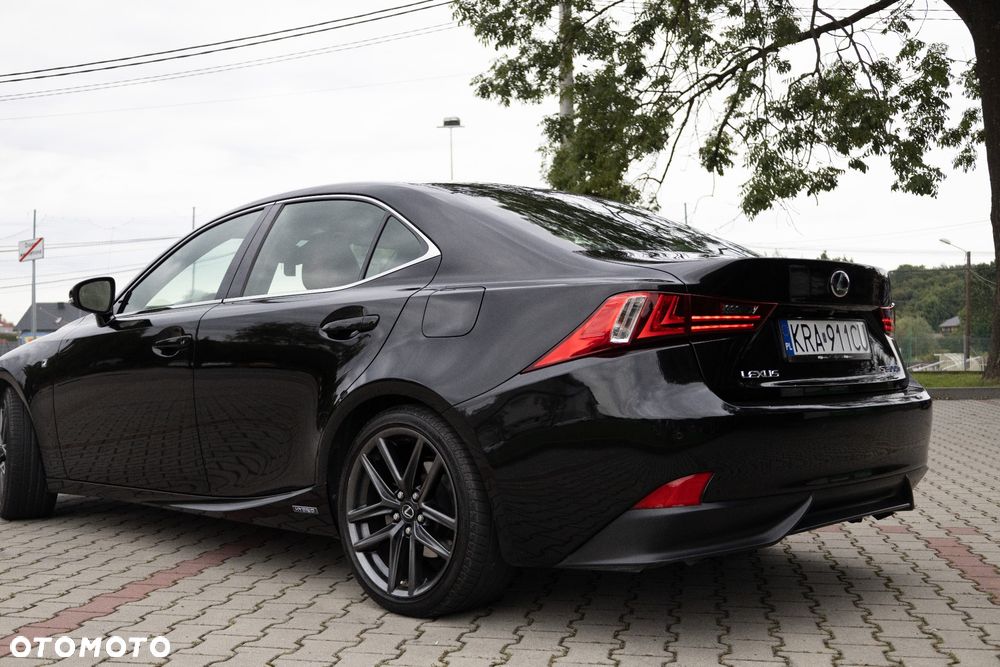 Lexus IS 300h F Sport - 14