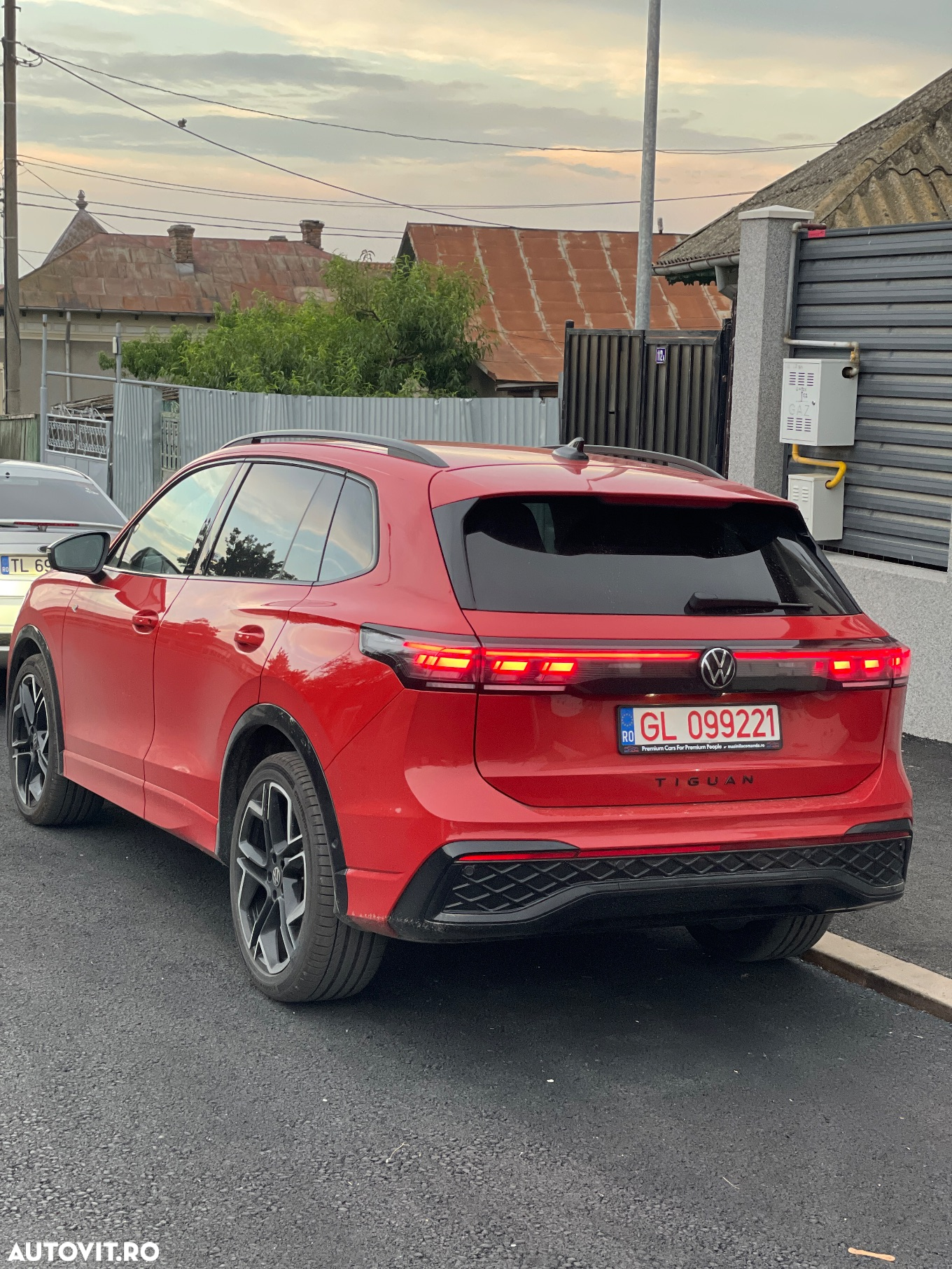 Volkswagen Tiguan 1.5 eTSI OPF DSG R-Line - 4