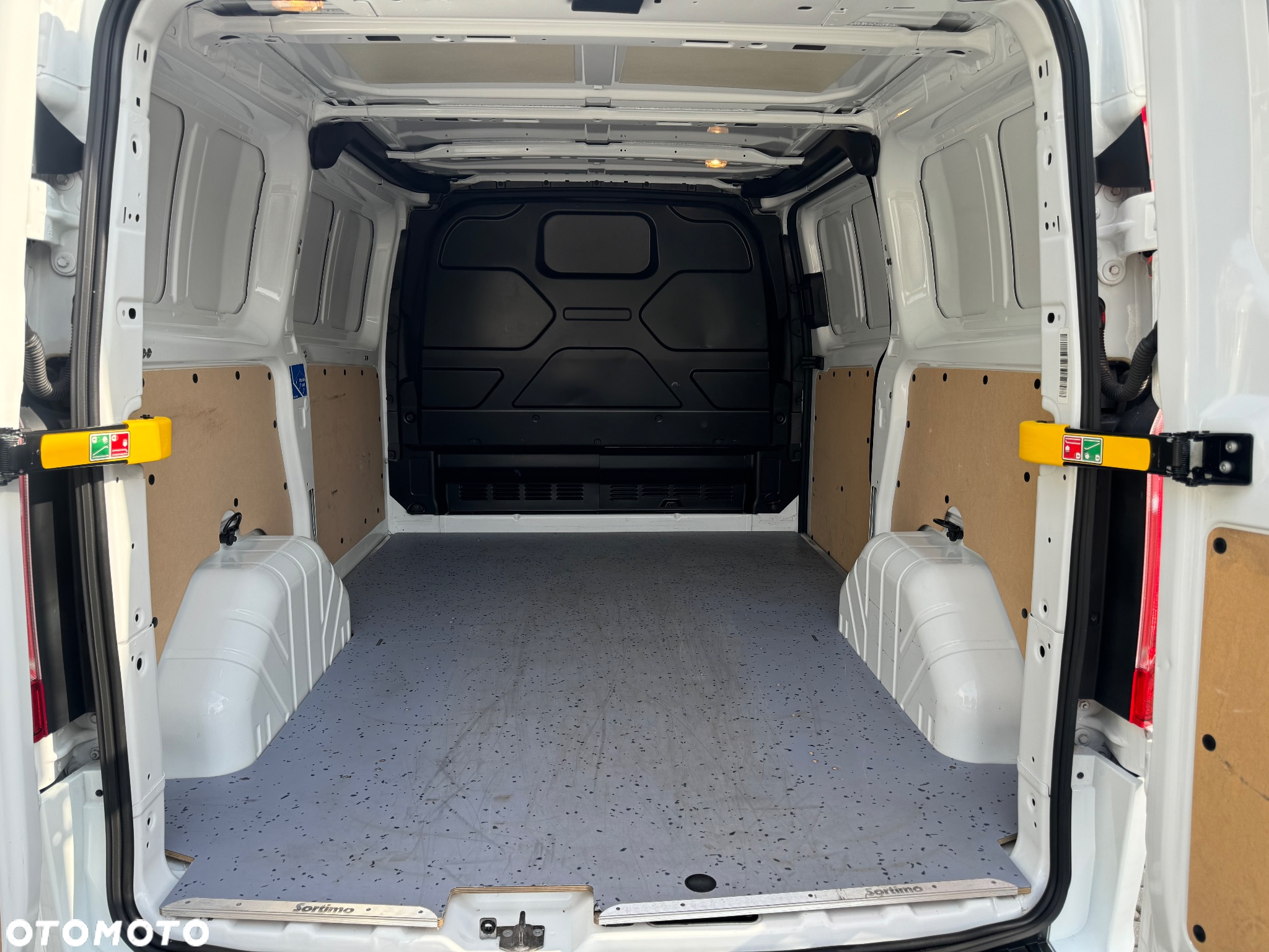 Ford Transit Custom - 11