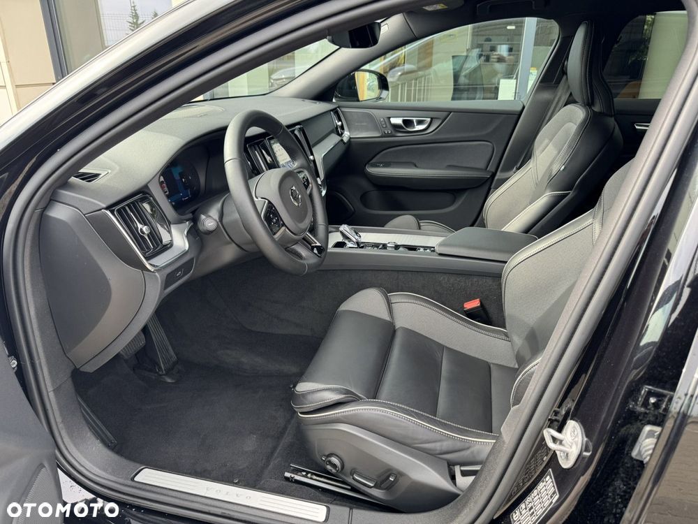 Volvo V60 B4 B Plus Dark - 11