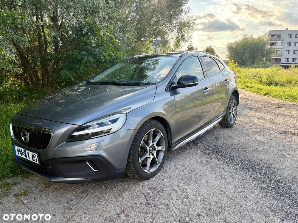 Volvo V40 T3 Drive-E Momentum - 1