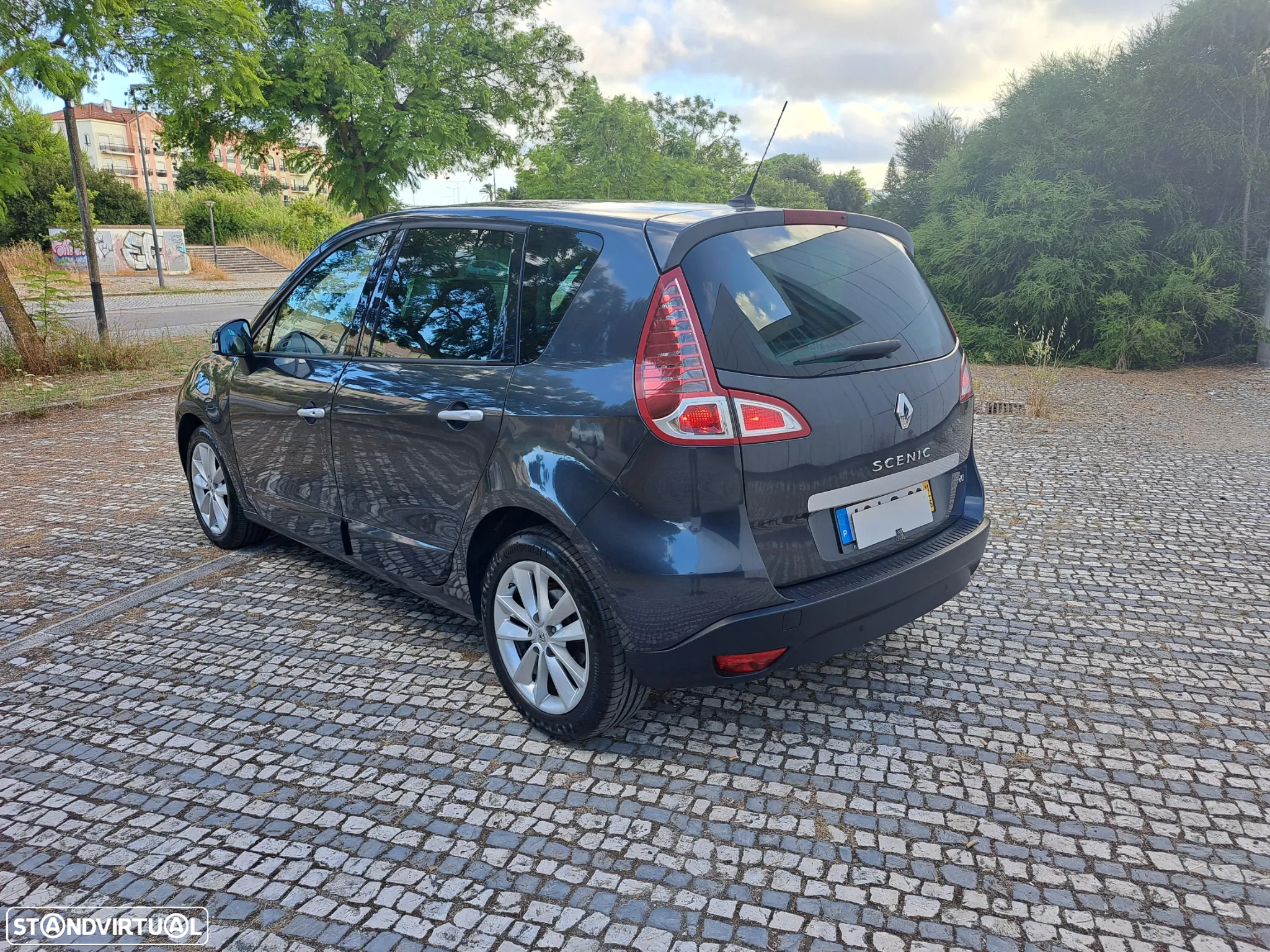 Renault Scénic 1.5 dCi Dynamique S EDC - 12