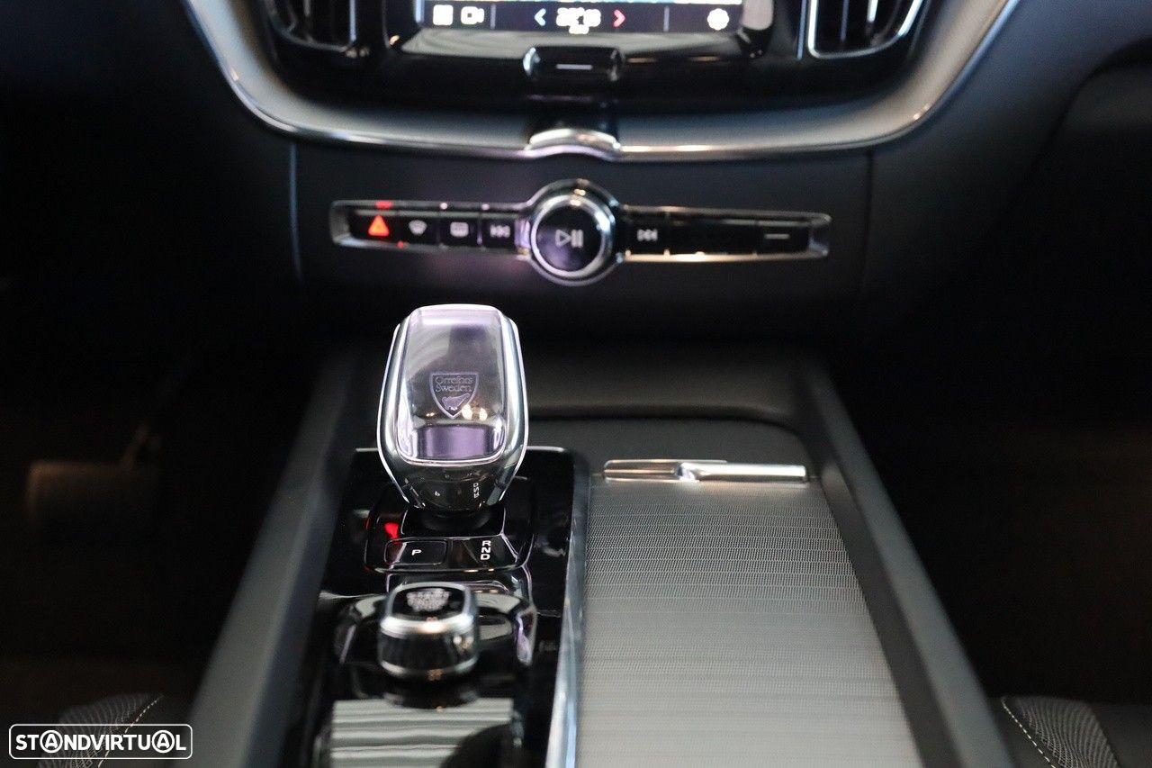 Volvo XC 60 2.0 T6 PHEV Black Edition AWD - 14