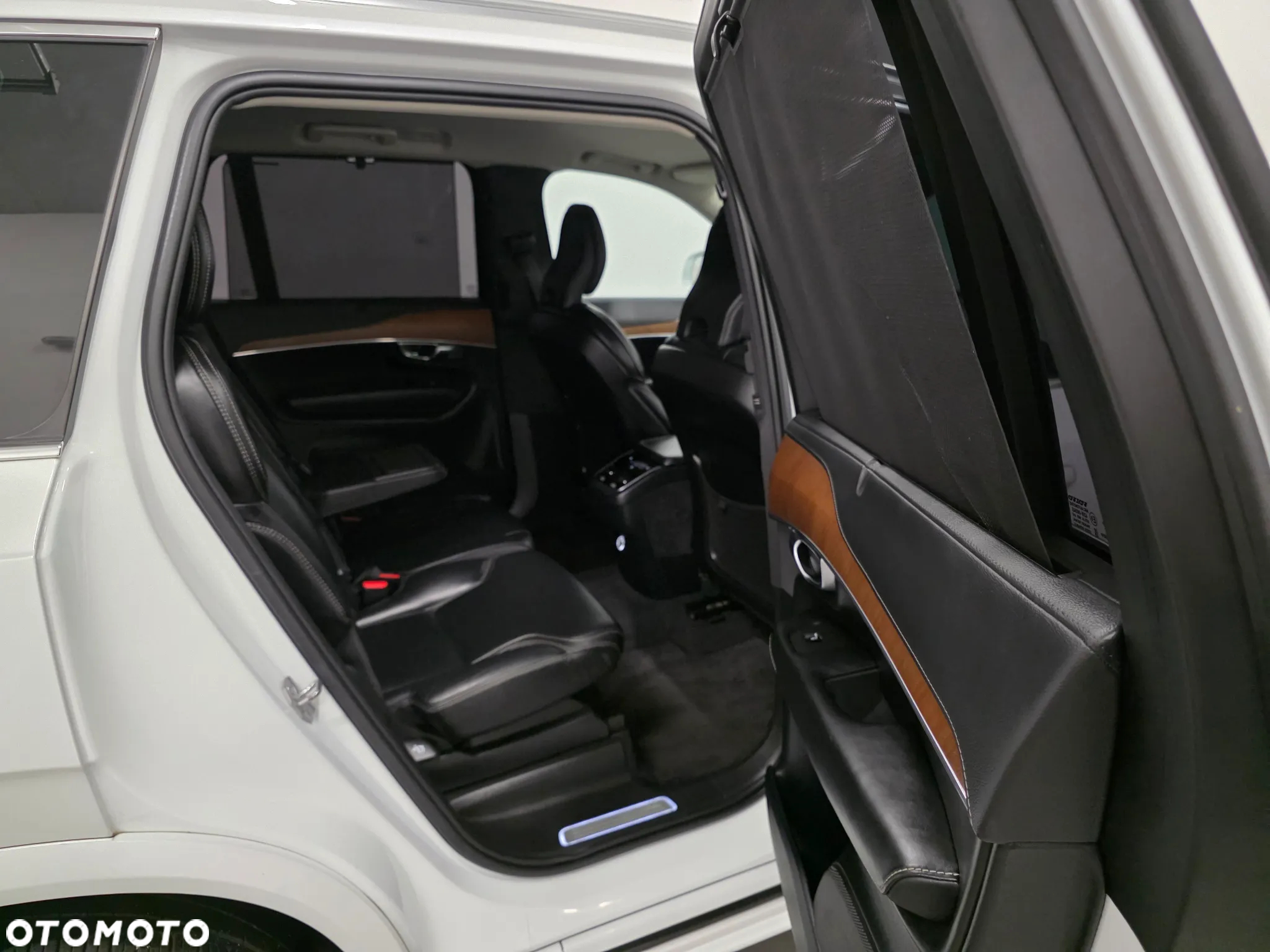 Volvo XC 90 D5 AWD R-Design - 33