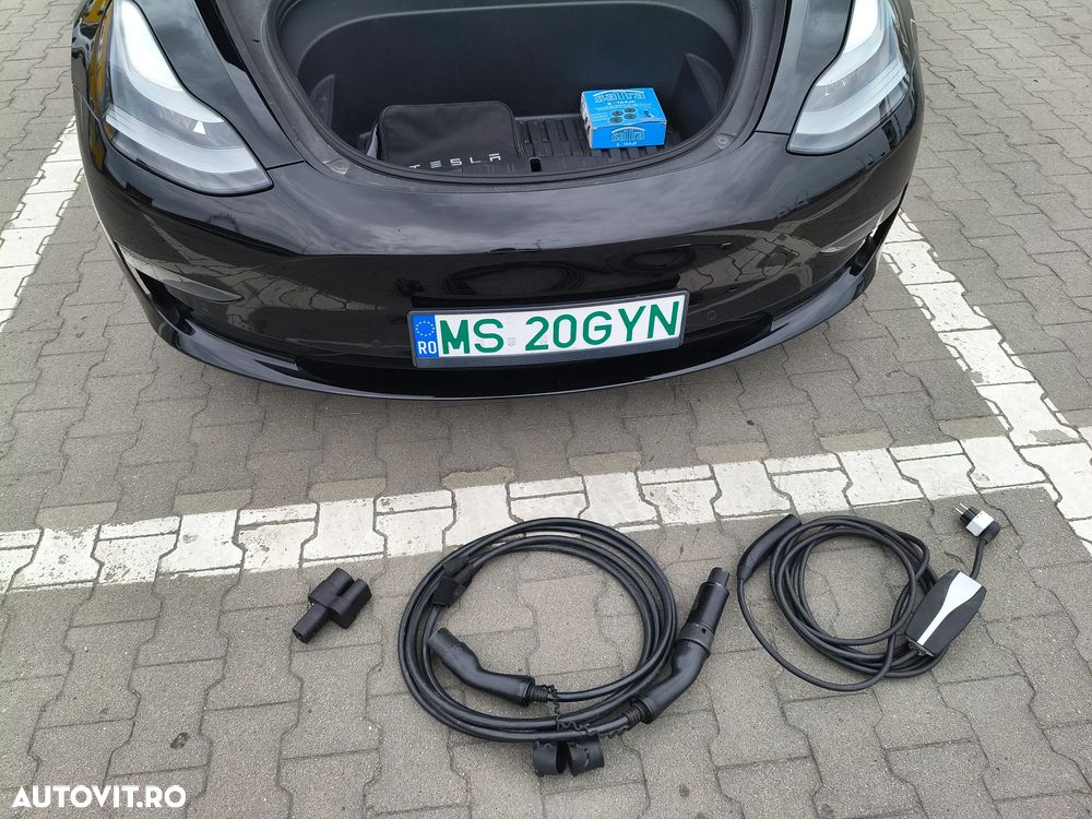 Tesla Model 3 - 5