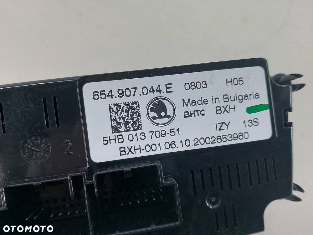 PANEL NAWIEWU SKODA KAMIQ ( 2019-2024 ) 654907044E - 8