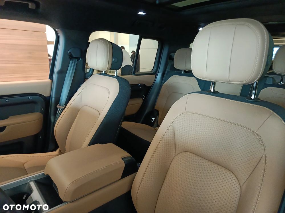 Land Rover Defender 5.0 P500 V8 - 25