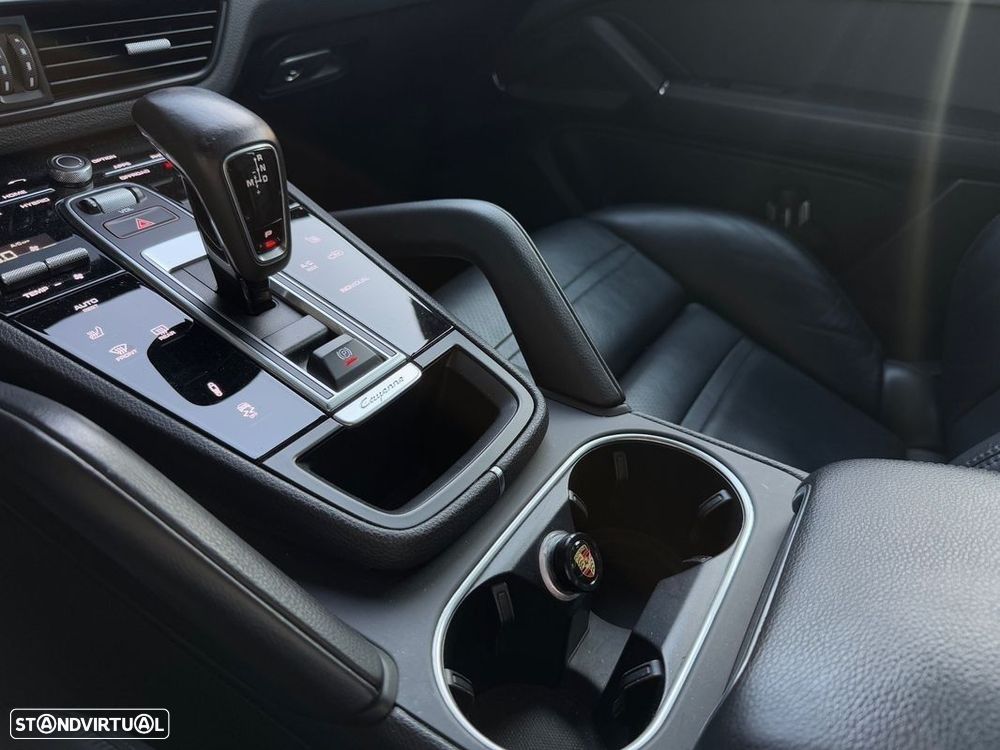 Porsche Cayenne Coupé E-Hybrid - 6