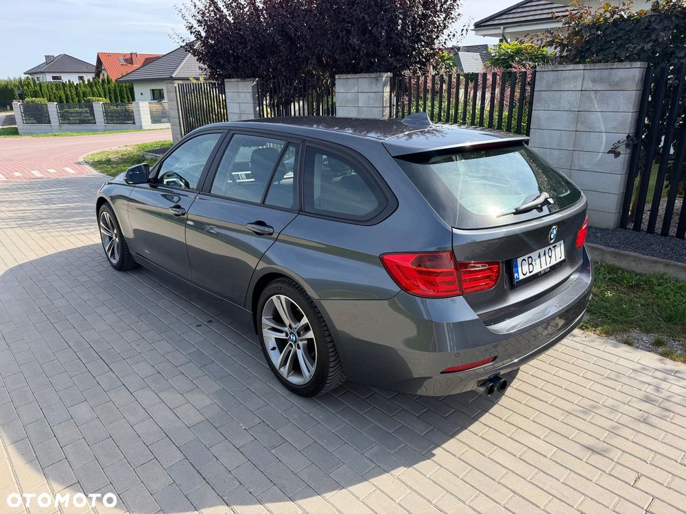 BMW Seria 3 328i xDrive Sport-Aut - 29