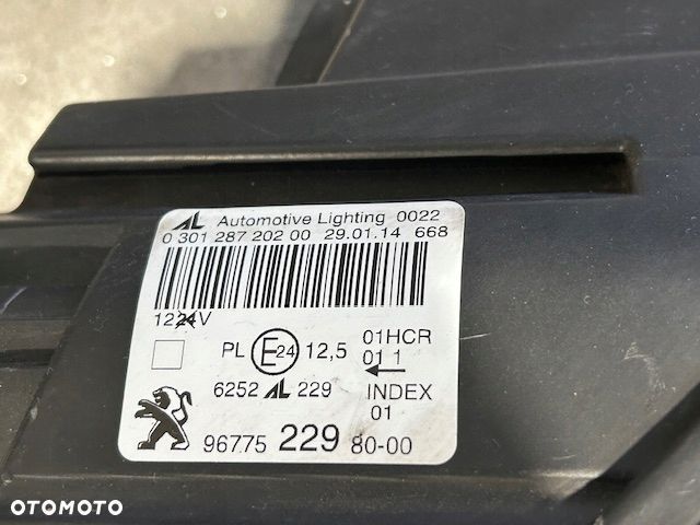 Peugeot 308 T9 lampa lampy Przód Prawa Lewa 96775230 96775229 Komplet - 6