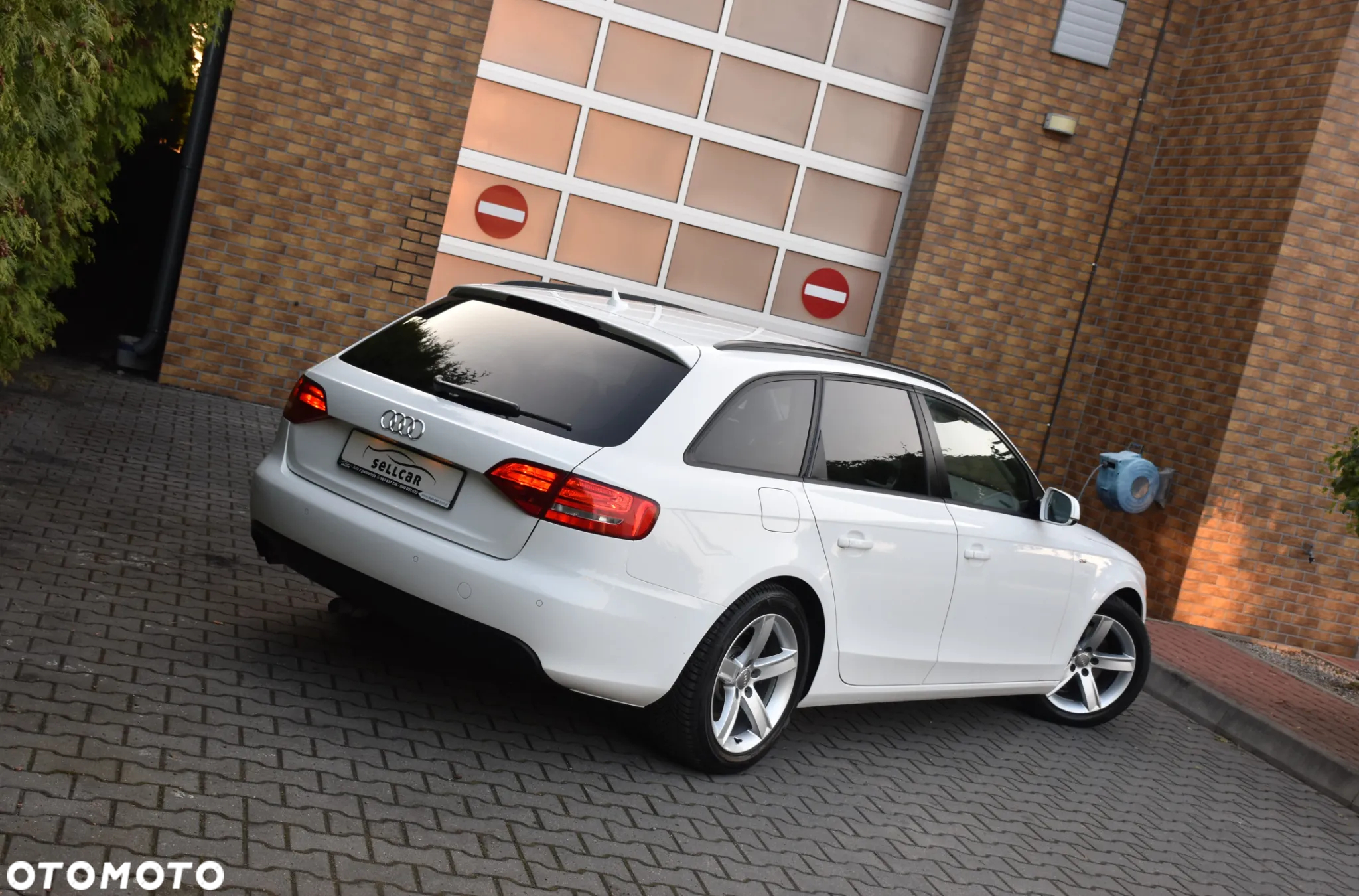 Audi A4 Avant 2.0 TDI DPF Ambiente - 4