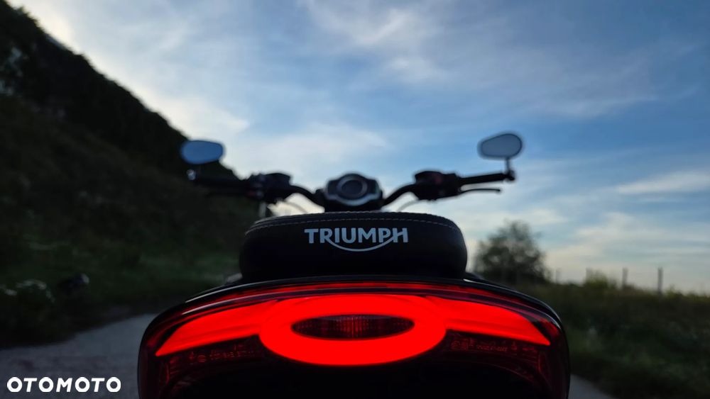Triumph Rocket - 32