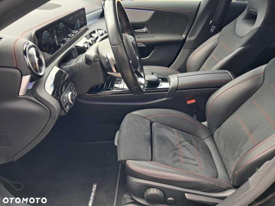 Mercedes-Benz CLA - 12