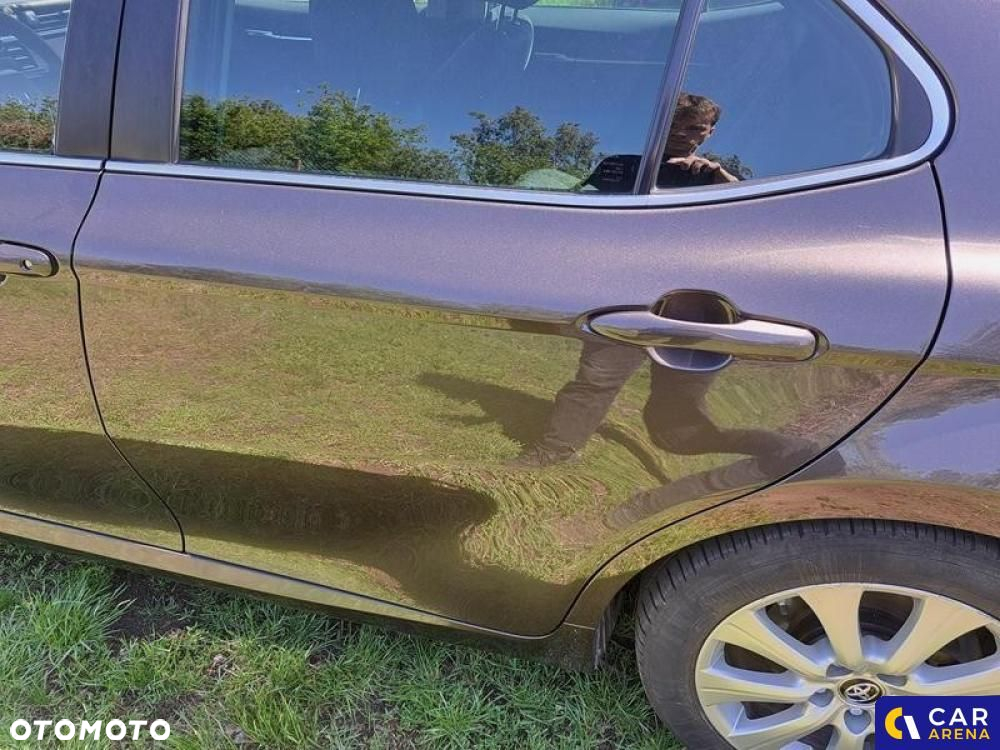 Toyota Camry - 32