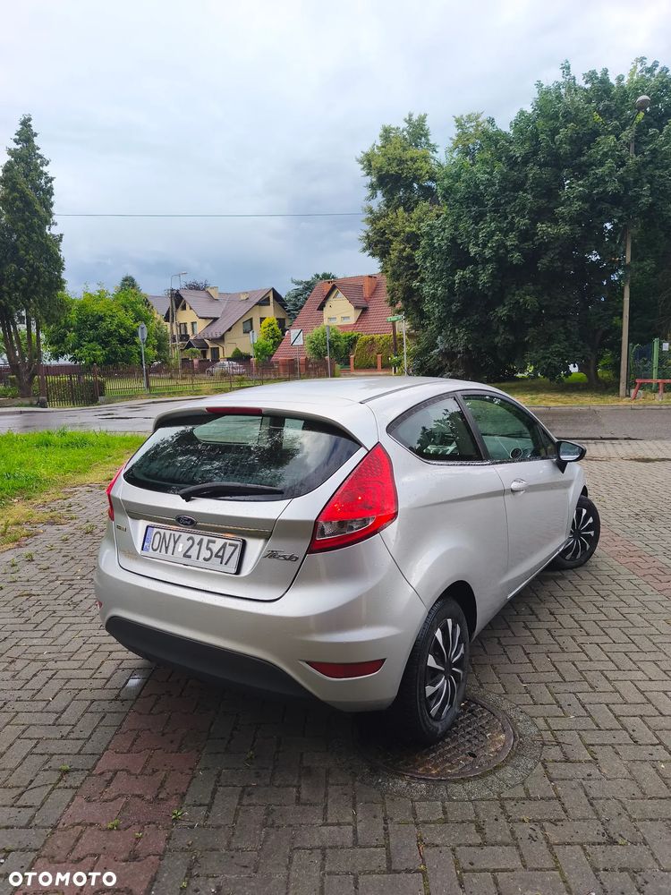 Ford Fiesta 1.6 TDCi DPF Ghia - 4