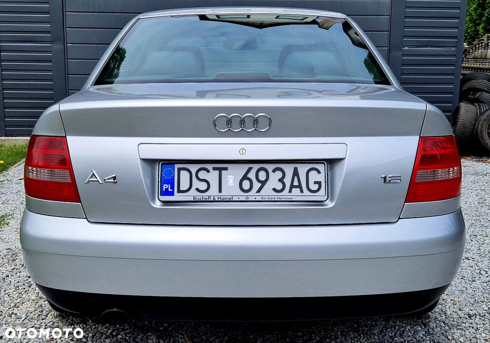 Audi A4 Limousine - 8