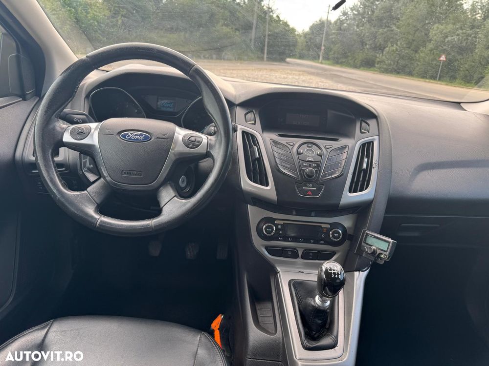Ford Focus - 10
