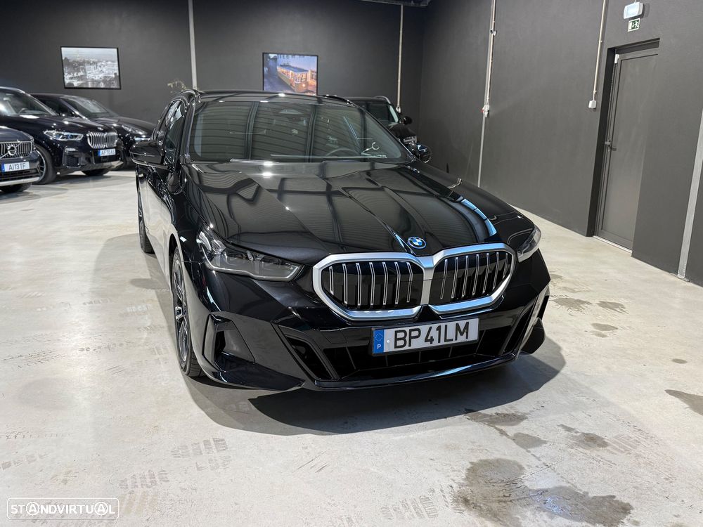 BMW 530 e Pack Desportivo M - 5