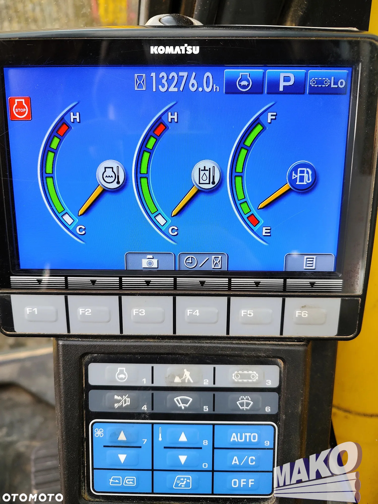 Komatsu PC210 LC-10 - 13