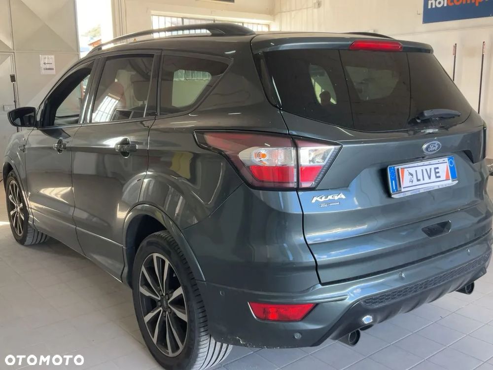 Ford Kuga 2.0 TDCi 4x4 ST-Line - 4