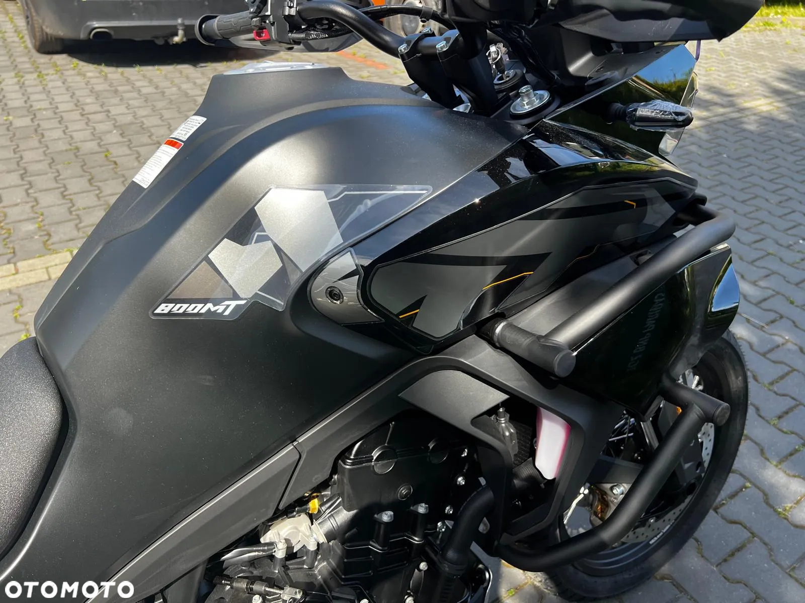 CFMoto MT - 10