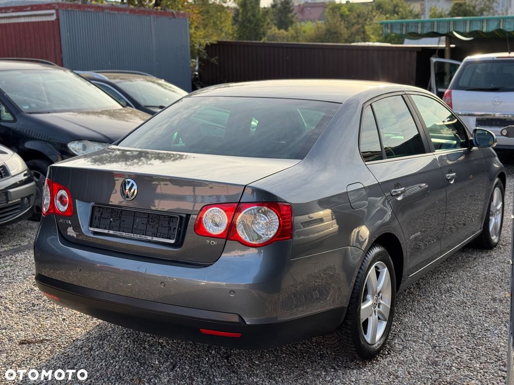 Volkswagen Jetta - 6