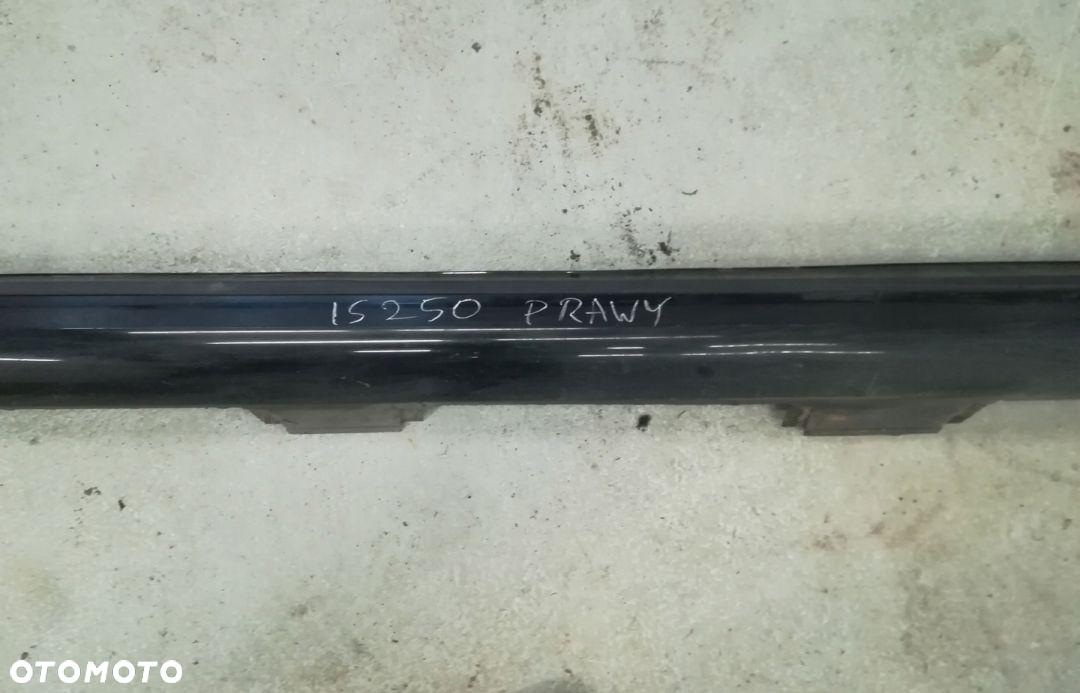 LEXUS IS 250 LISTWA PROGOWA PRAWA LAKIER 202 - 5