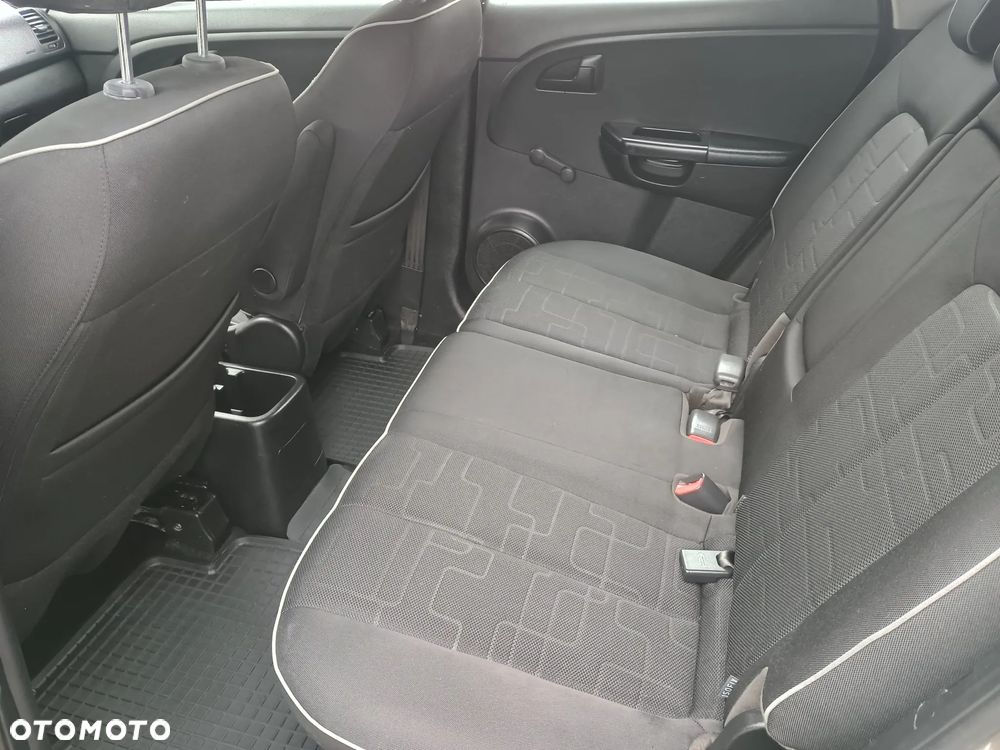 Kia Venga 1.4 CVVT Attract - 16