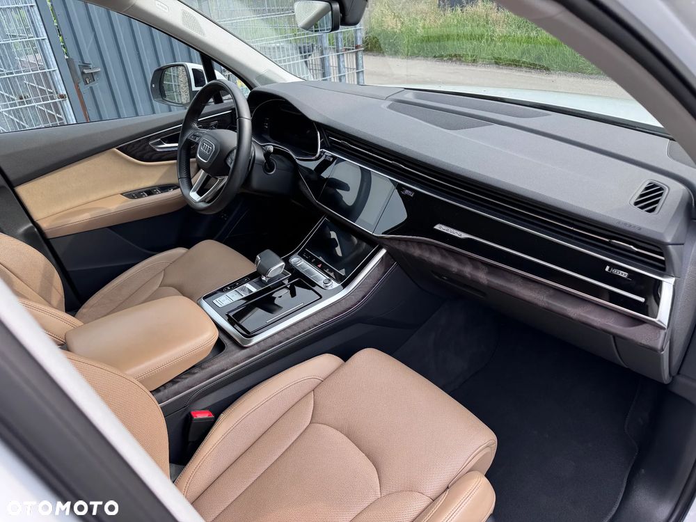 Audi Q7 55 TFSI e Quattro S Line Tiptr - 16