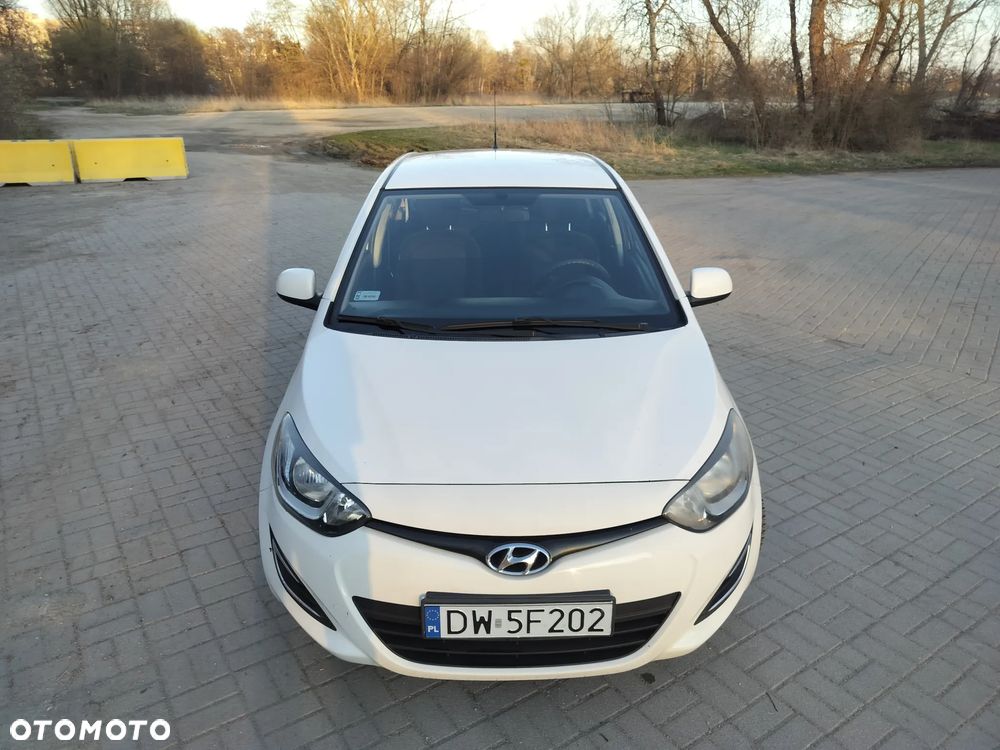 Hyundai i20 1.1 CRDi Classic + - 8