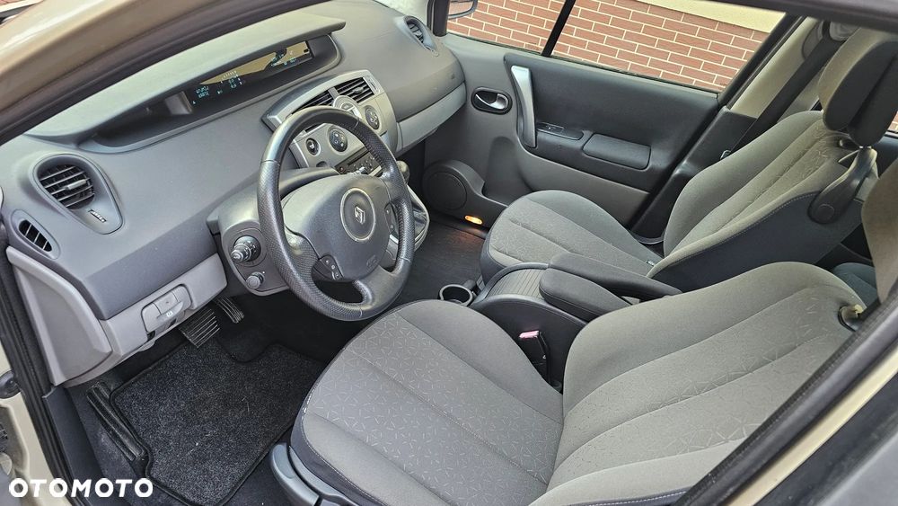 Renault Scenic 1.9 dCi FAP Privilege - 21