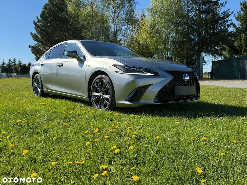 Lexus ES 300h F Sport - 9
